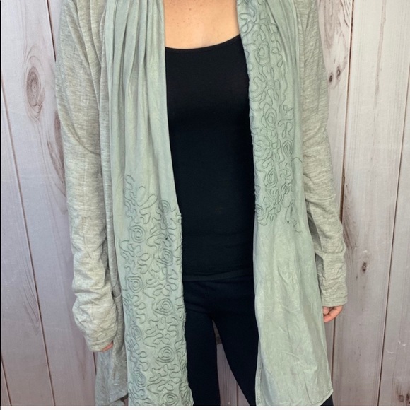 The Autumn Cardigan- grey stitched lightweight - Picture 5 of 9